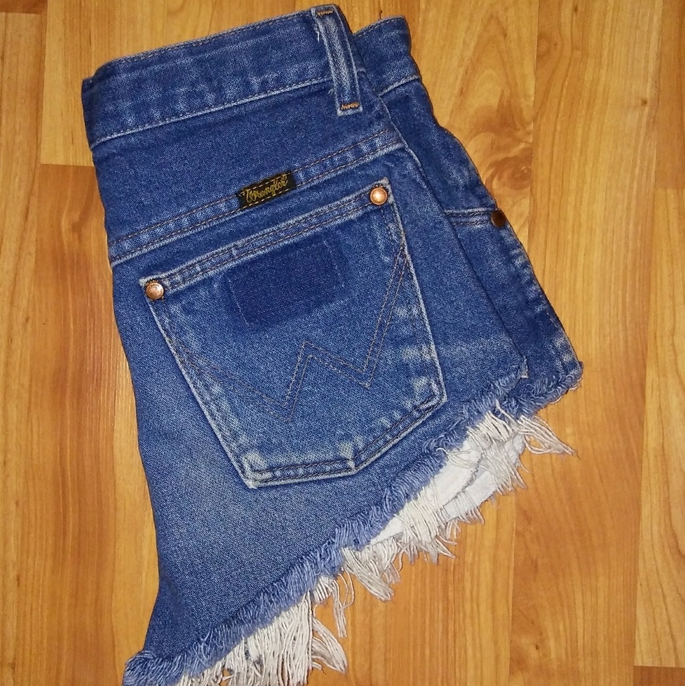 Cheeky wrangler cutoffs